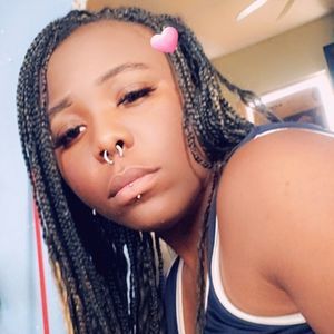 Meet your Posher, Kenisha